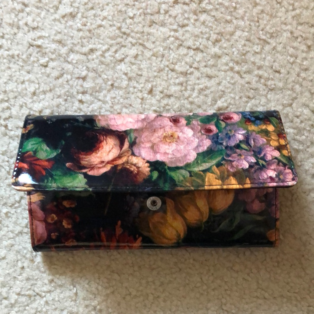 Floral pattern wallet